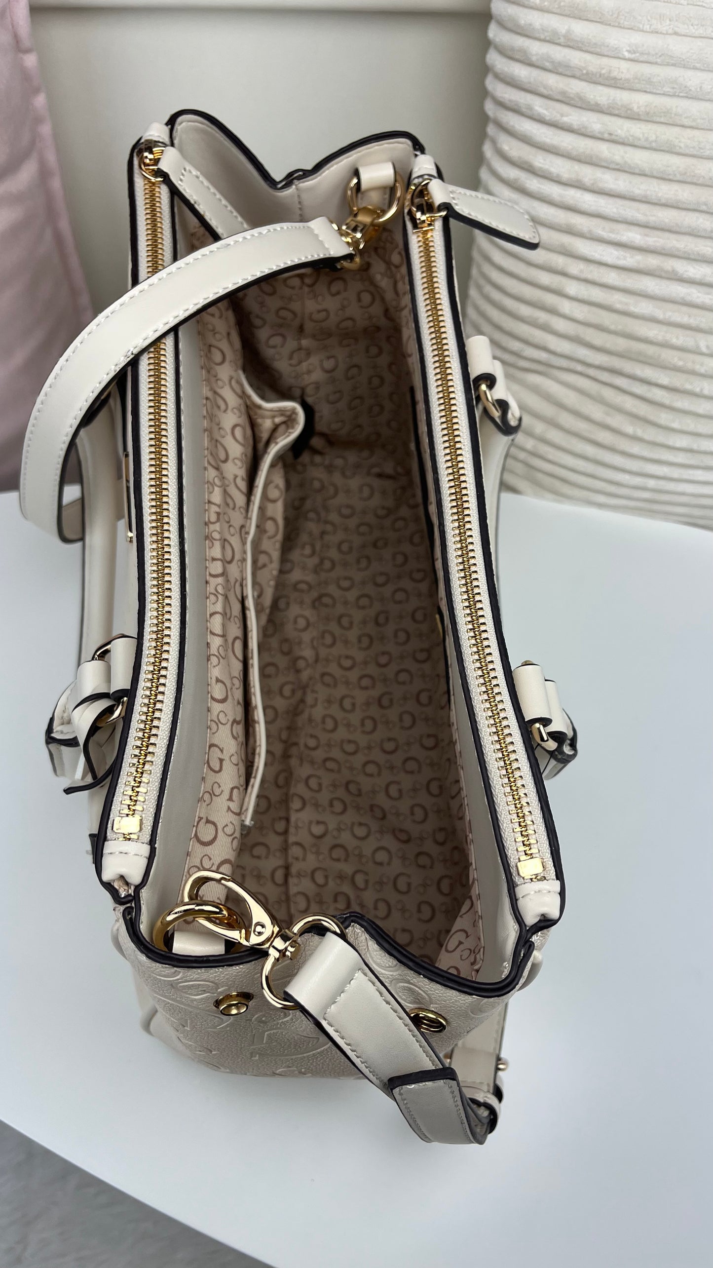 Guess Satchel y Crossbody Beige