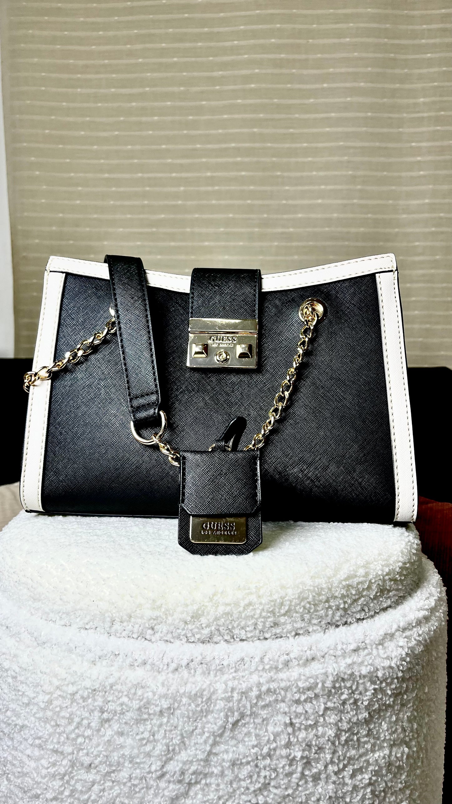 Guess Satchel Negro Deluxe