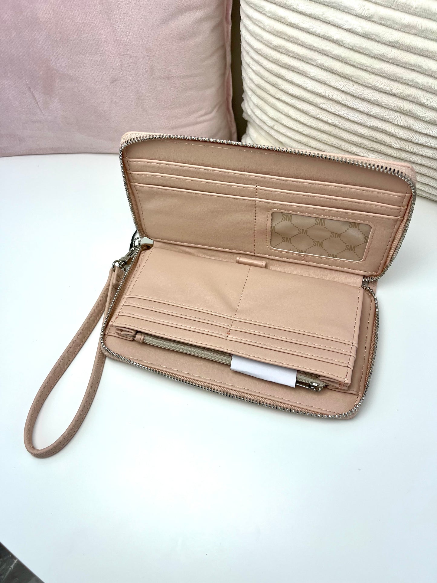Steve Madden Billetera Mano Coral