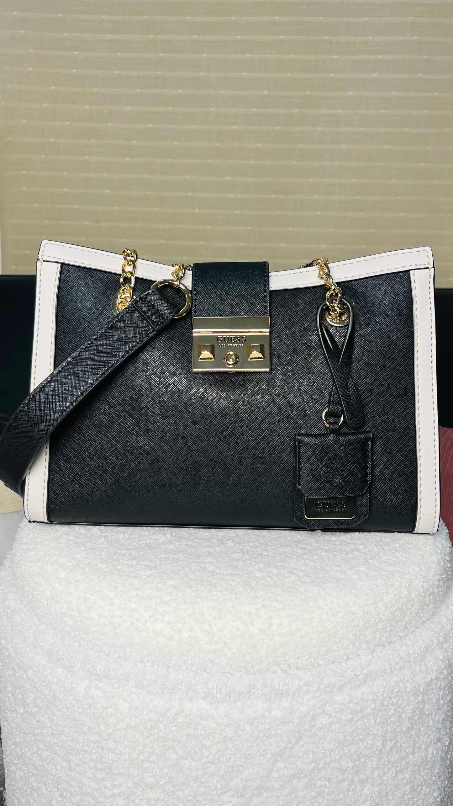 Guess Satchel Negro Deluxe