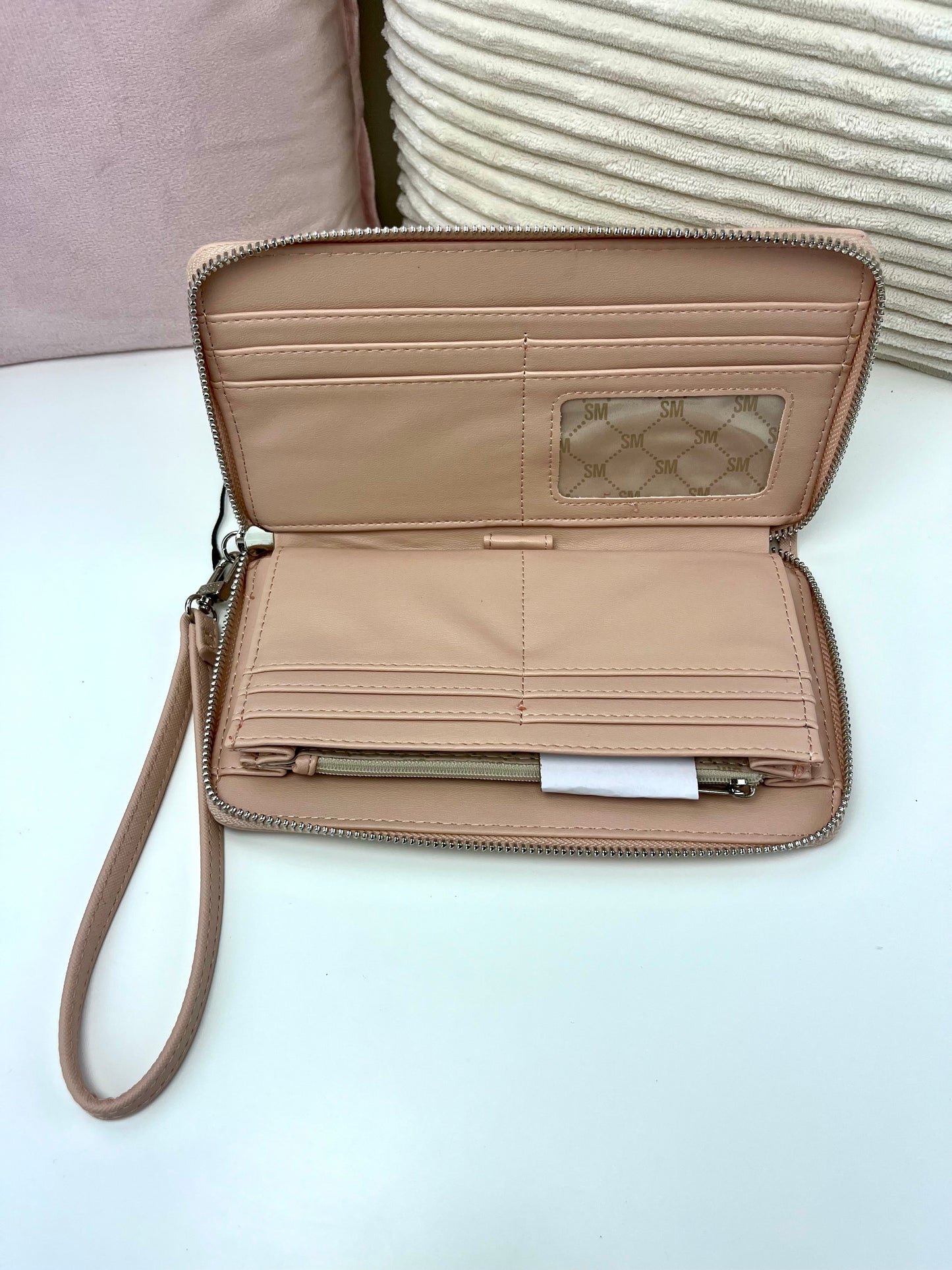 Steve Madden Billetera Mano Coral