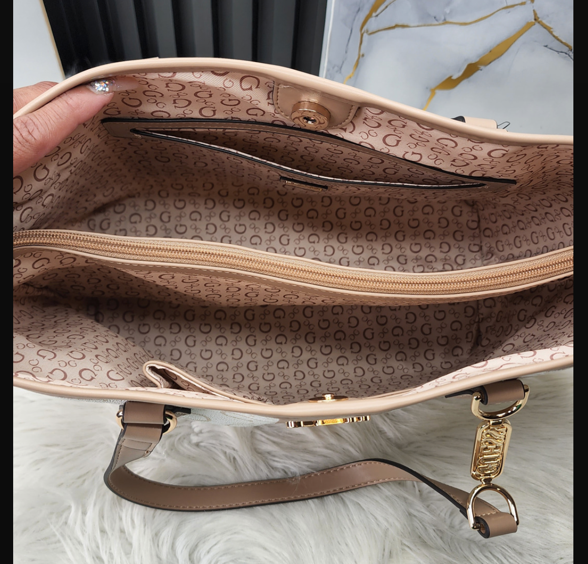 GUESS Tote BAG Line logo