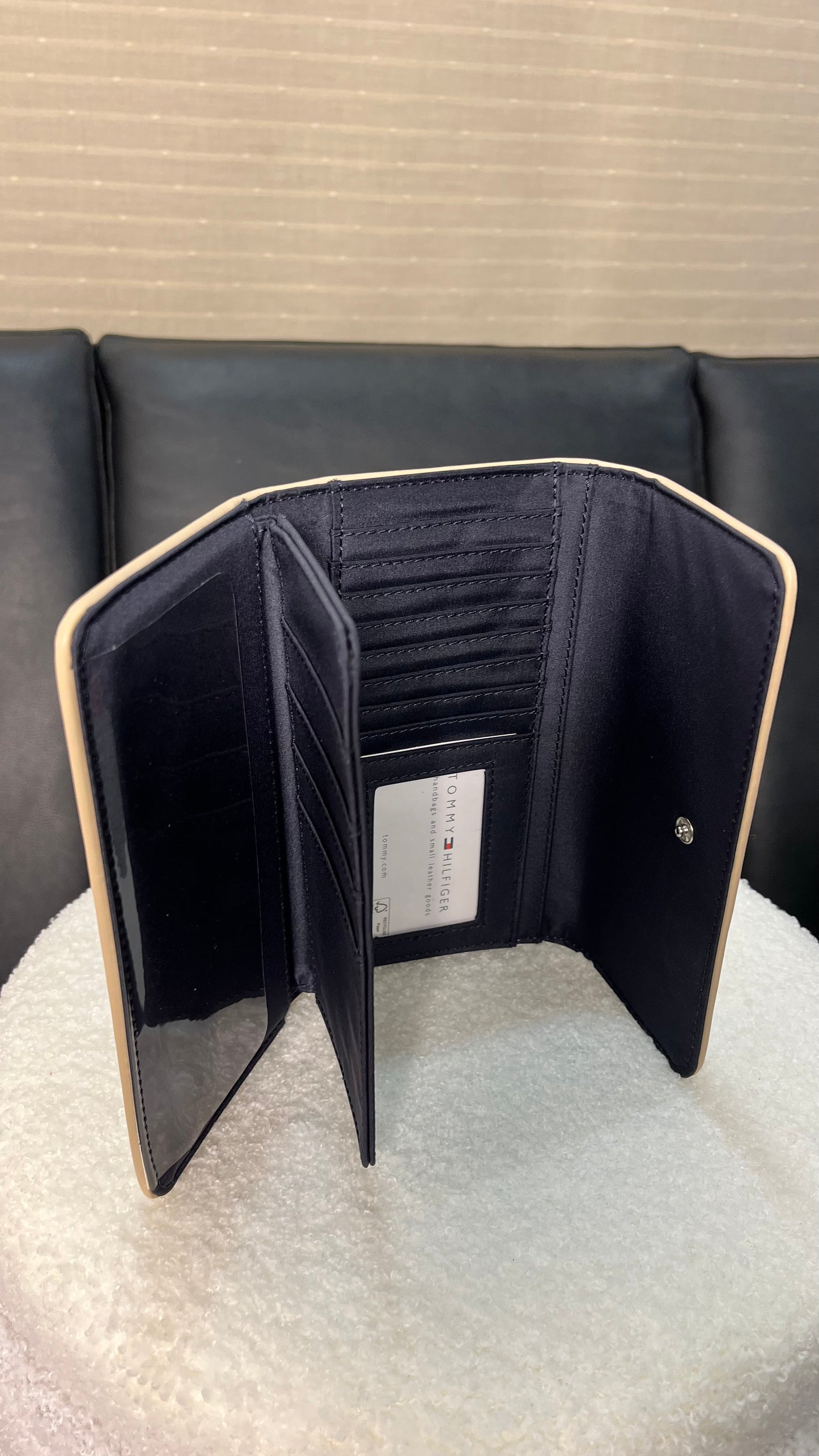 Tommy Hilfiger Billetera Beige TY