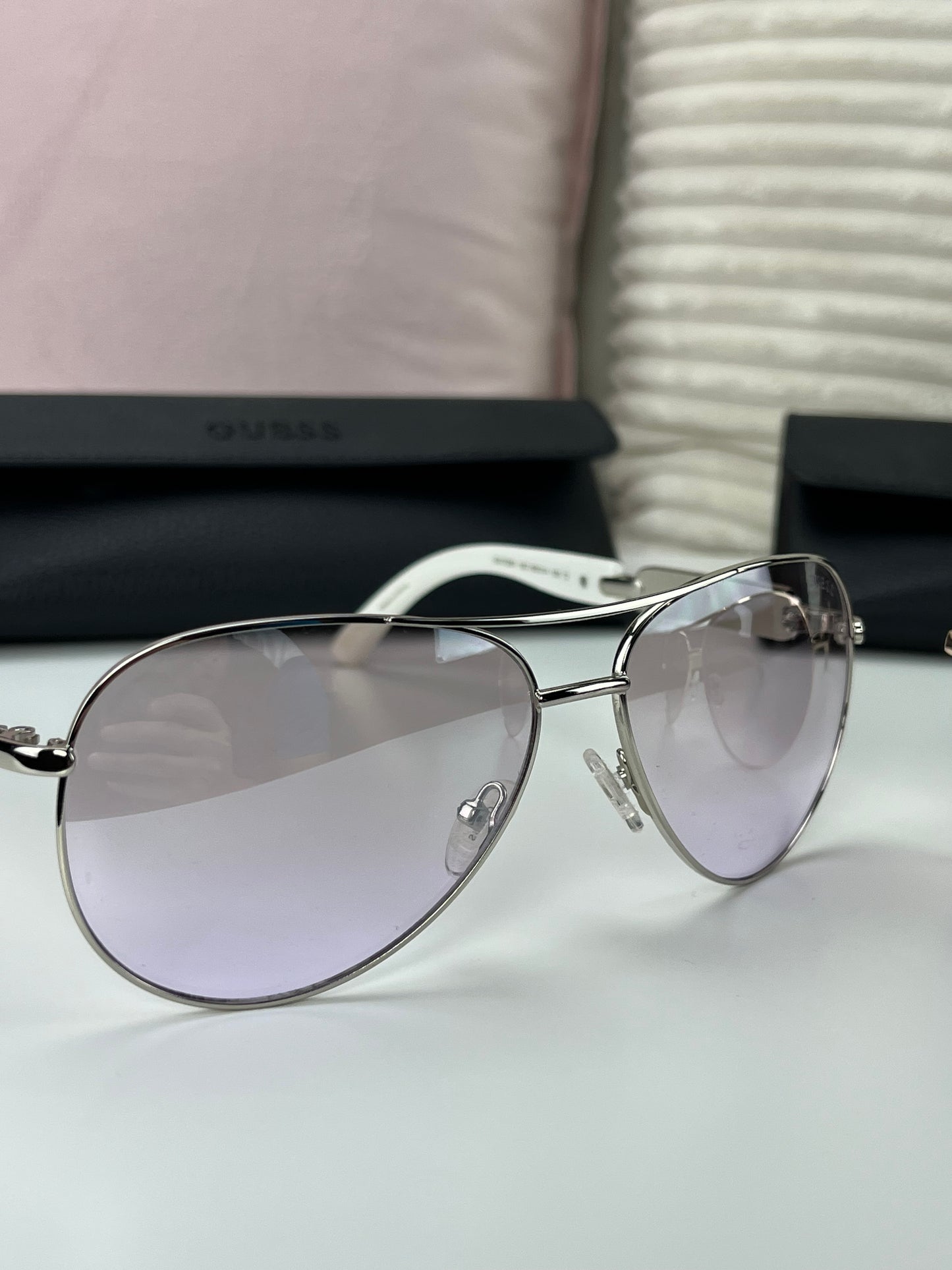 Guess Classic Aviator Sunglasses White