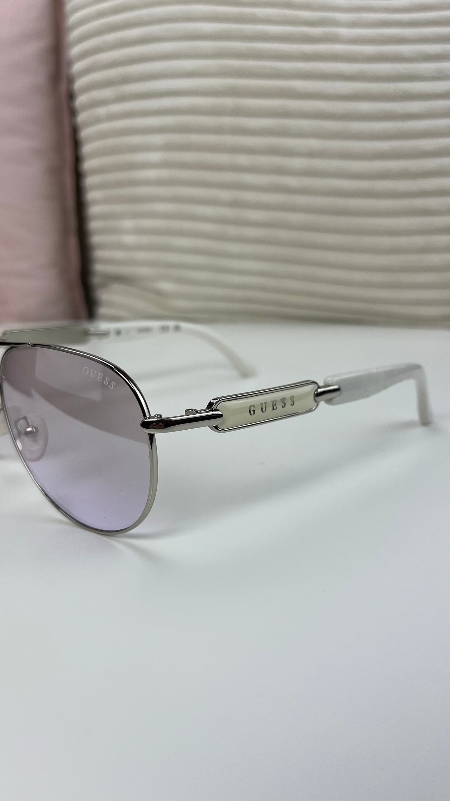 Guess Classic Aviator Sunglasses White