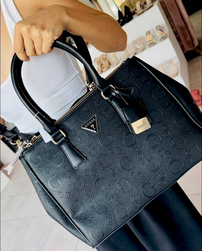Guess Satchel Negro Triple Crossbody