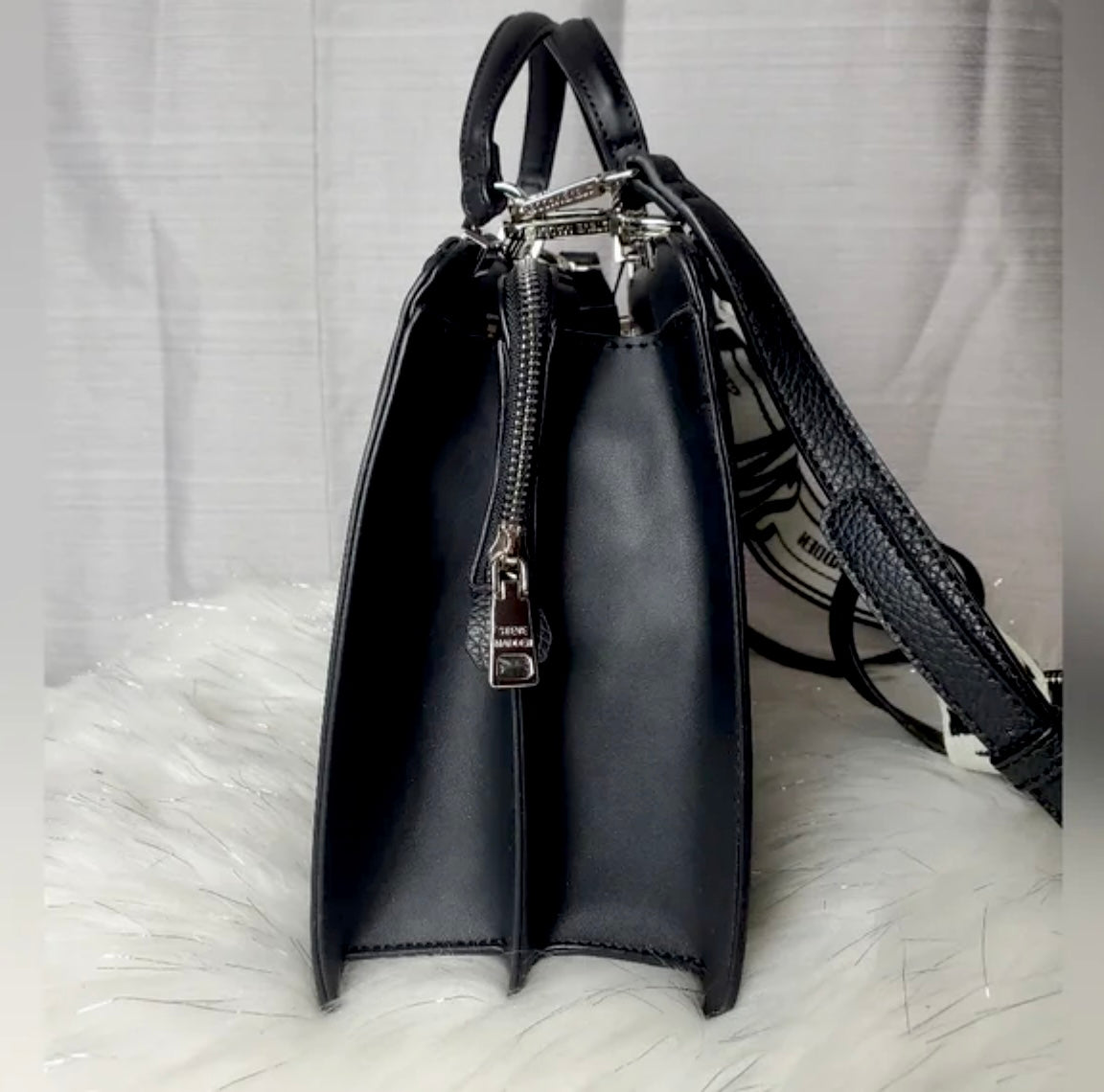 Steve Madden Crossbody Negro grabado