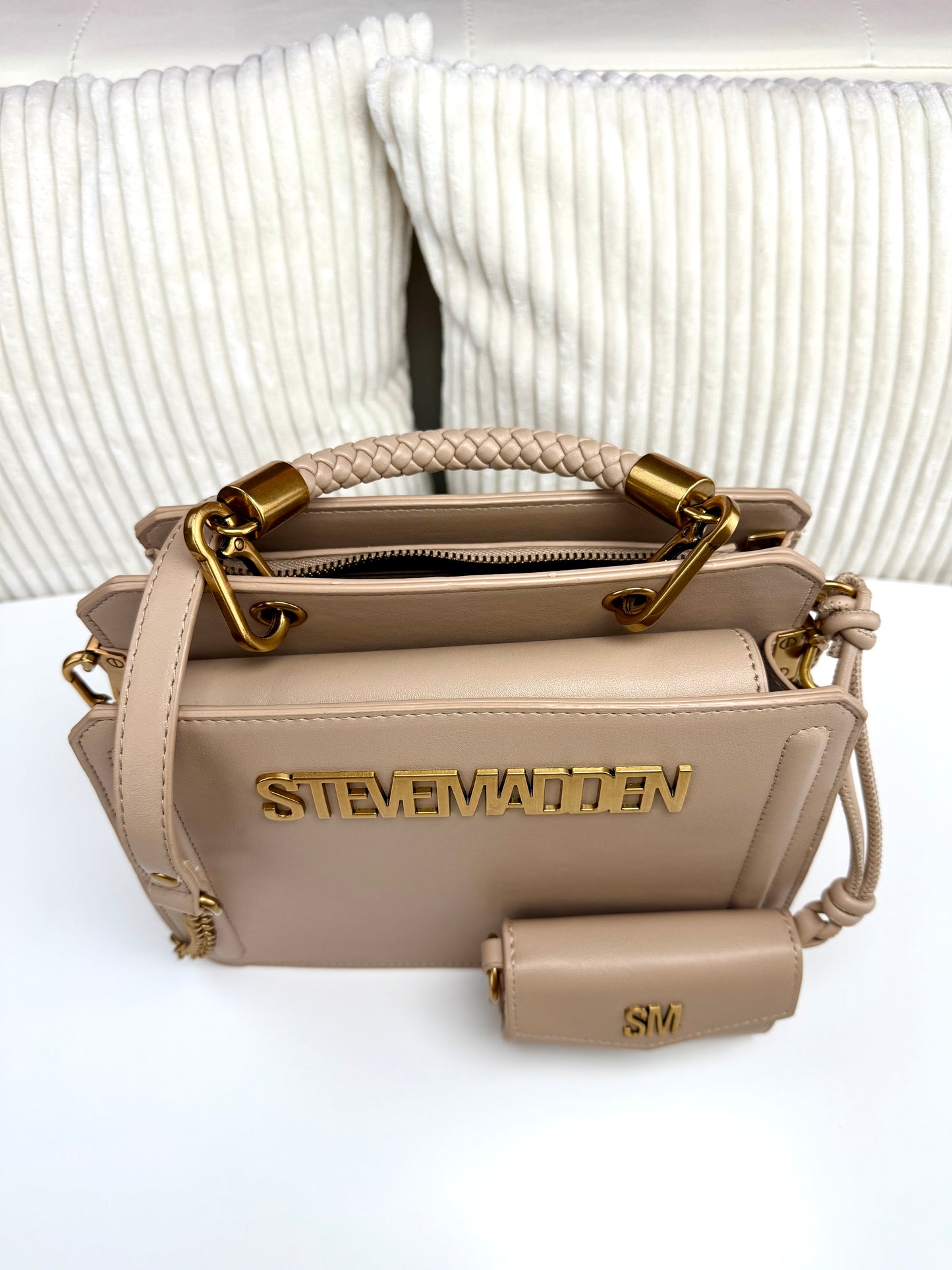 Steve Madden Crossbody Beige-Gold Luxury