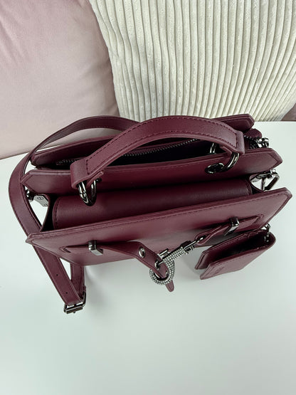 Steve Madden Crossbody Wine Candado