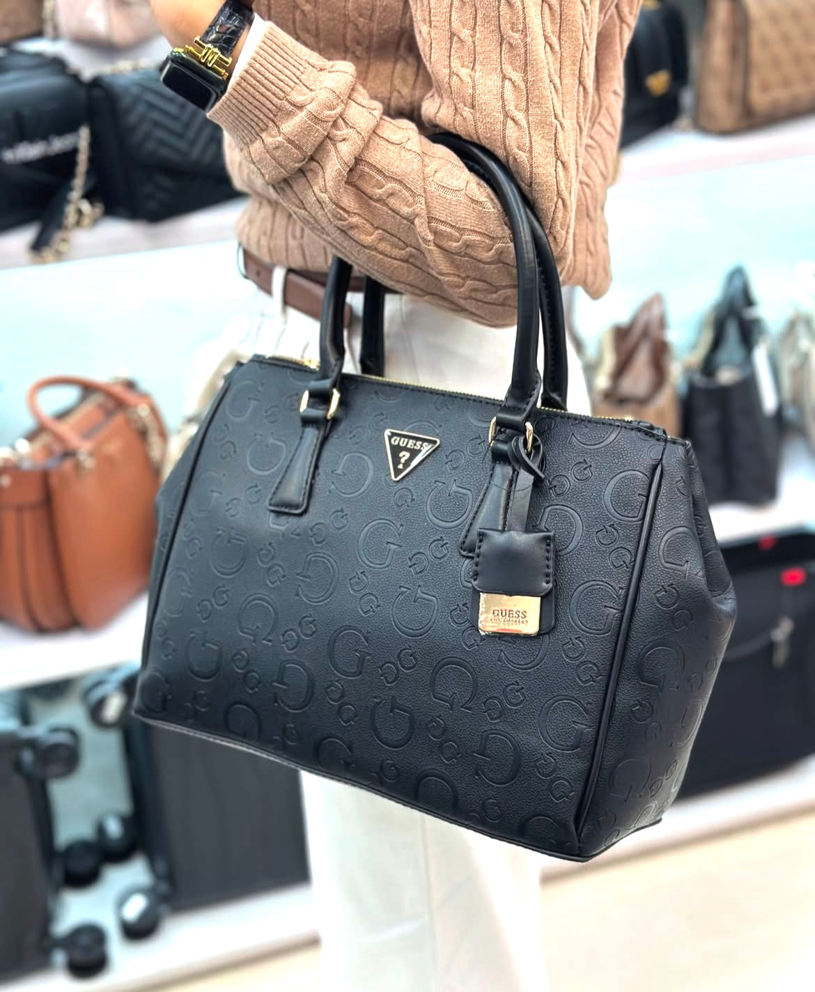 Guess Satchel Negro Triple Crossbody