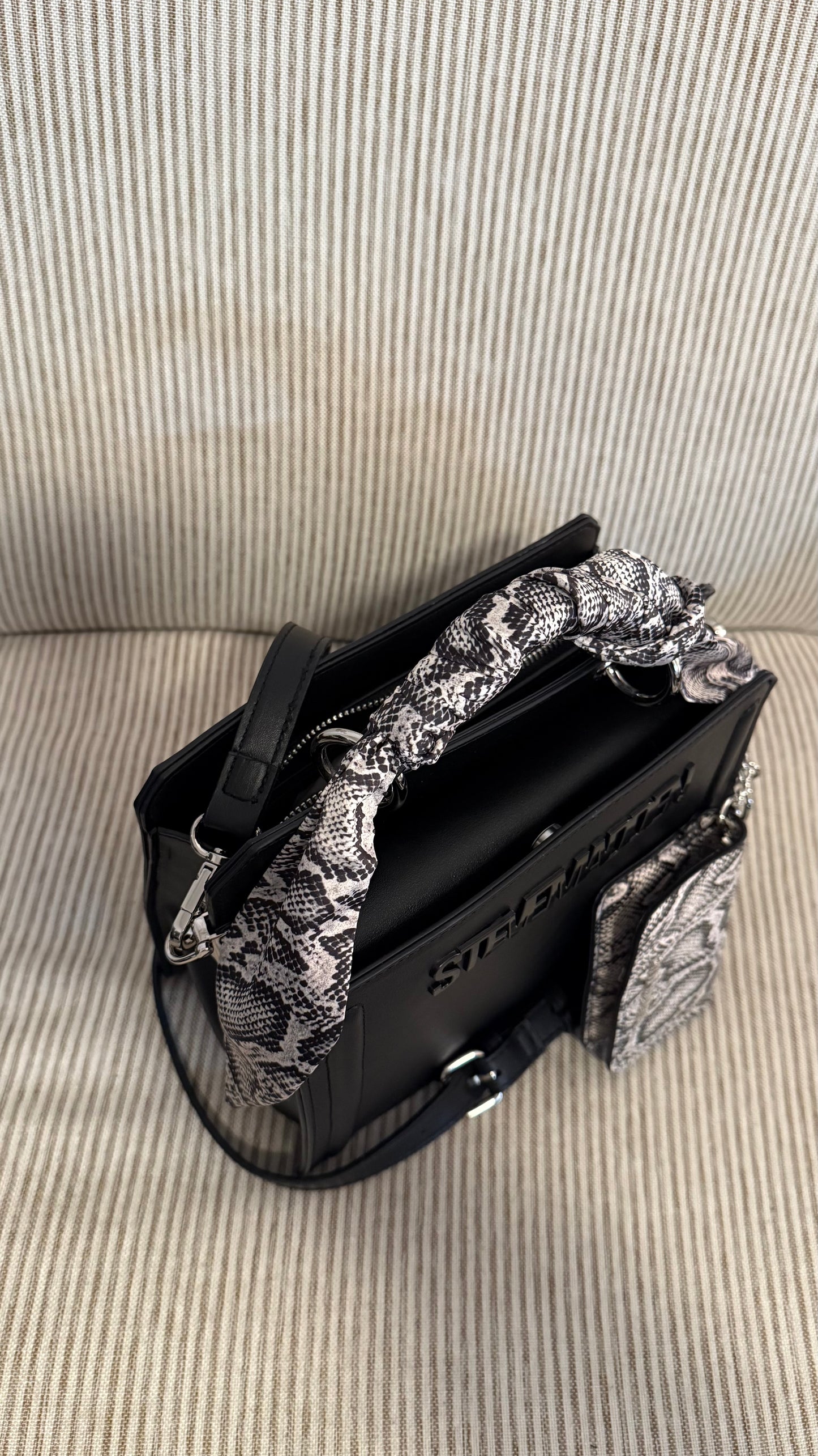 Steve Madden Crossbody Black Beverly