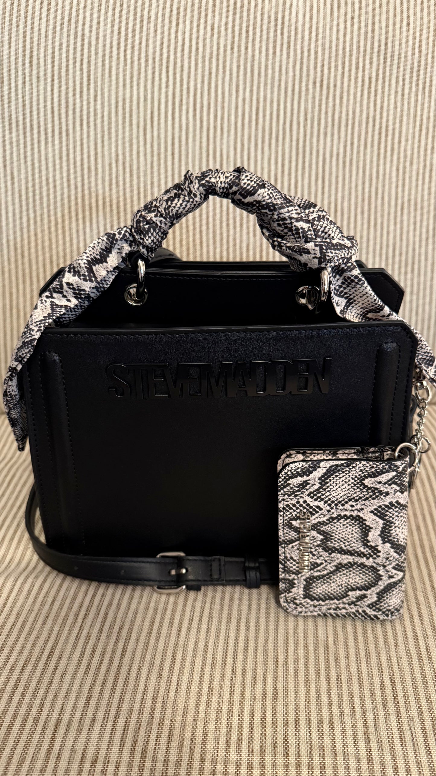Steve Madden Crossbody Black Beverly