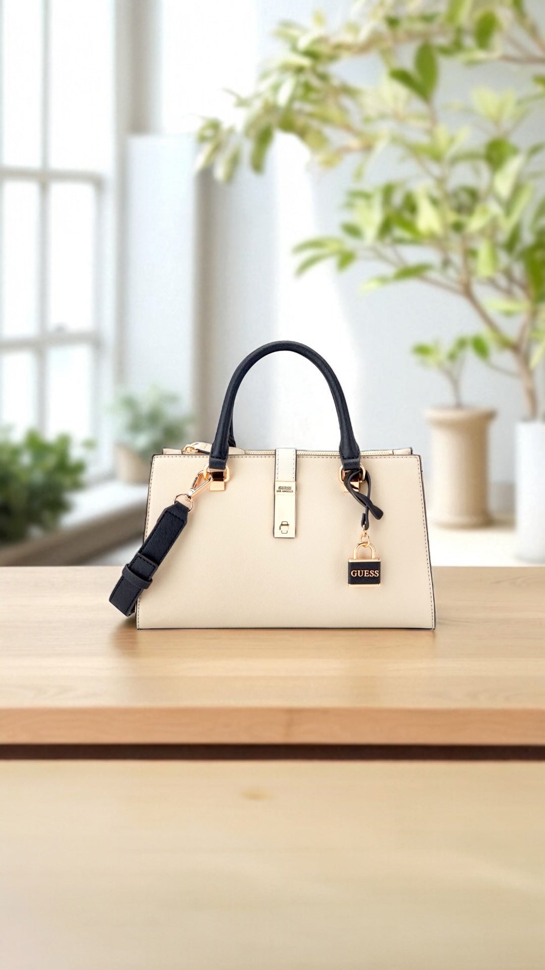 Guess Satchel- Crossbody Beige