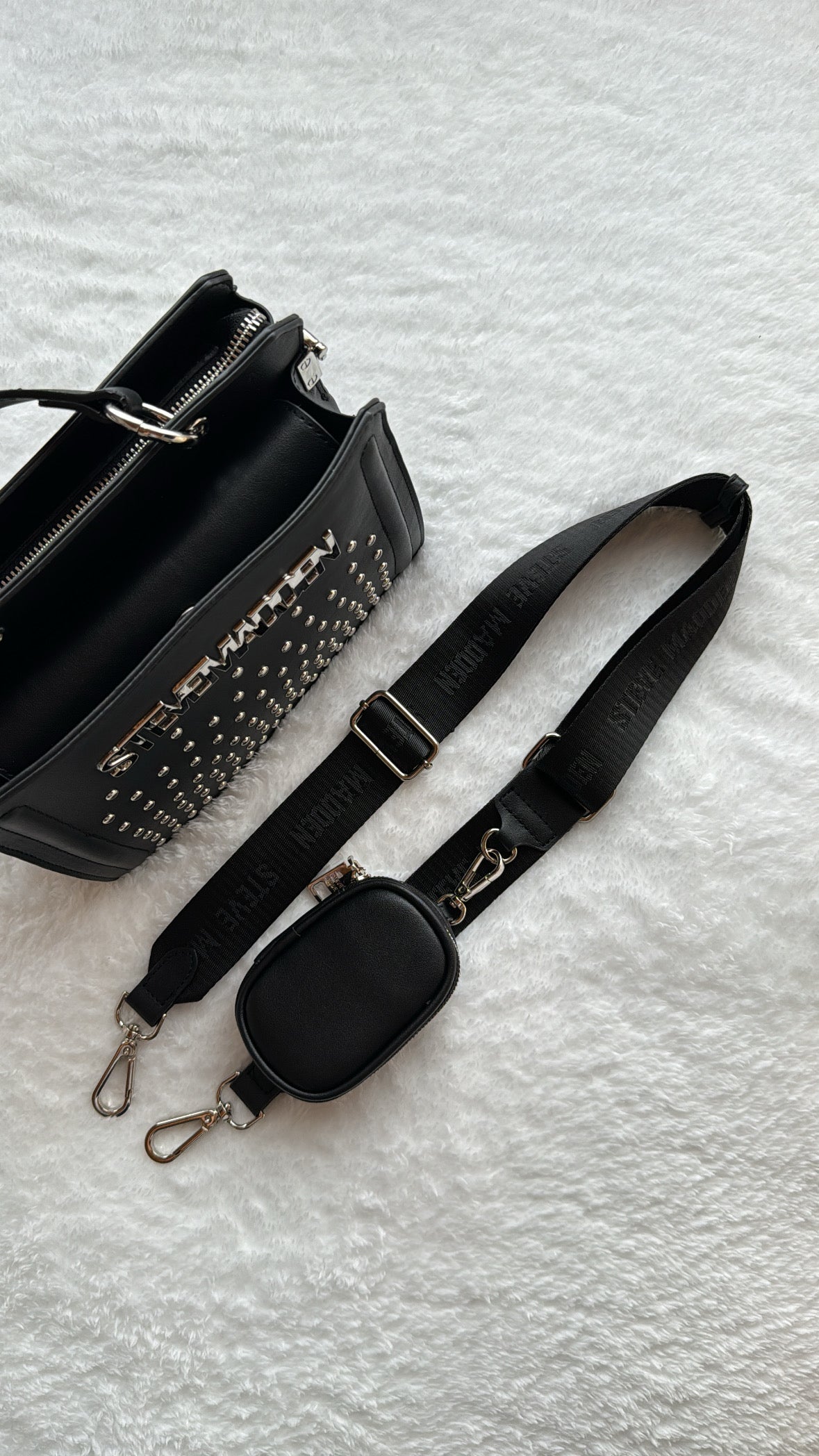 Steve Madden Crossbody Black Point