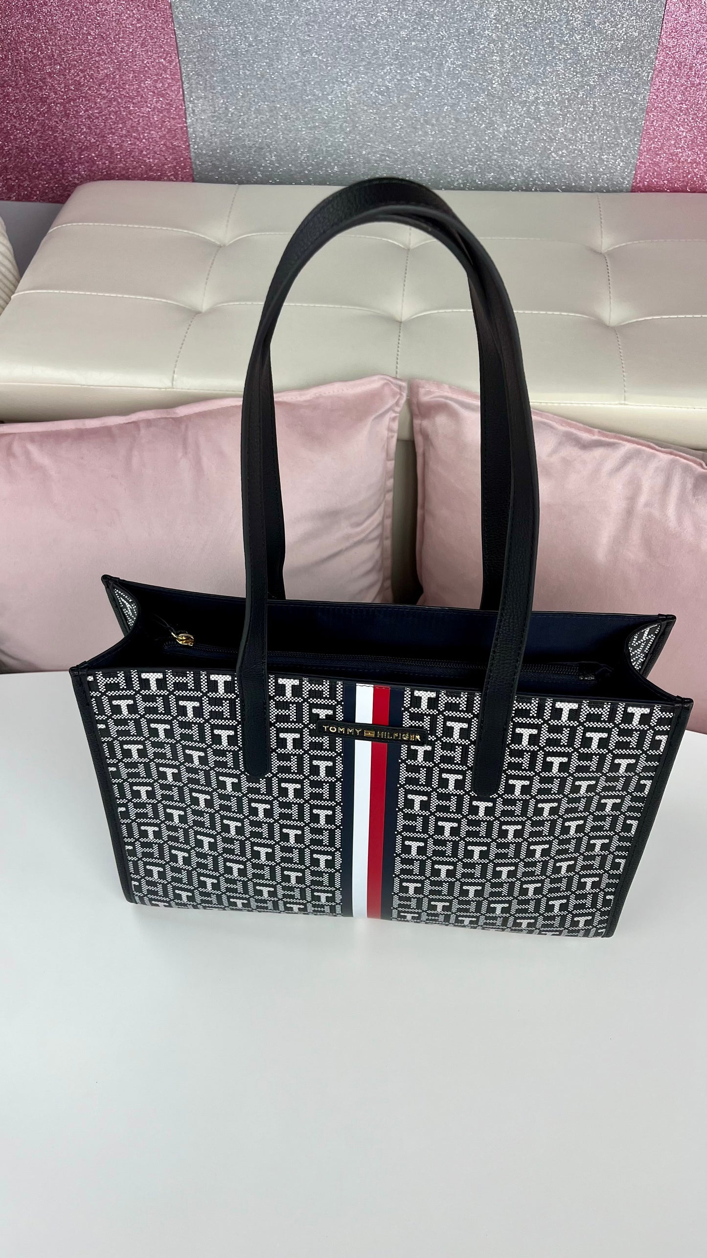 Tommy Hilfiger Satchel - Line Negro