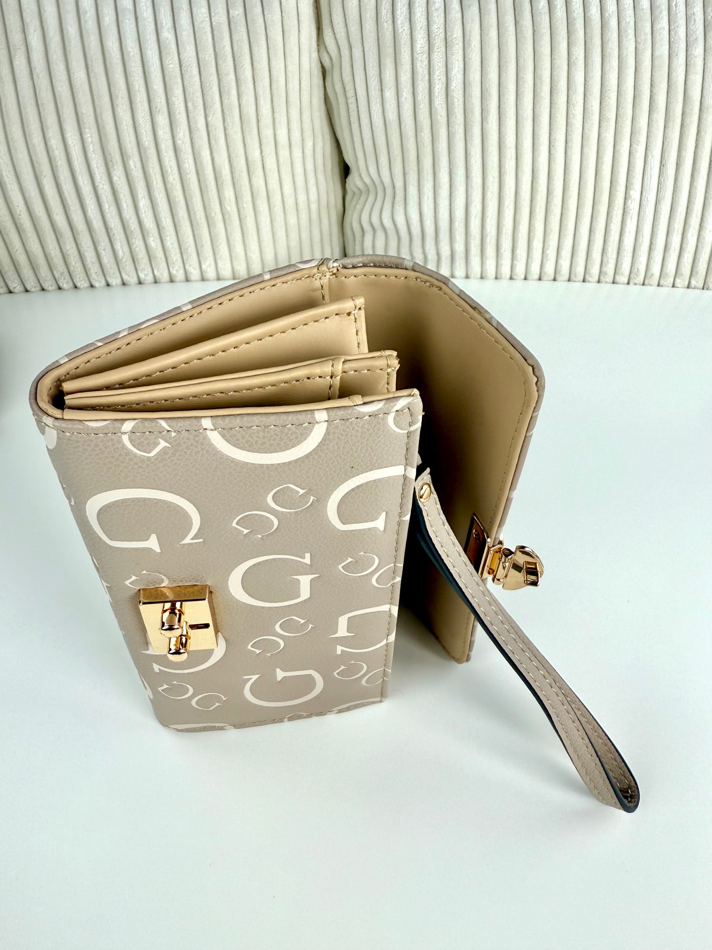 Guess Wallet Beige Móvil