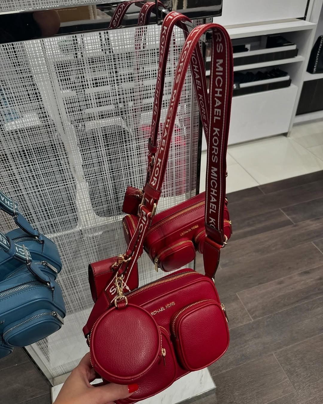 Michael Kors Jet Set Messenger Travel Red