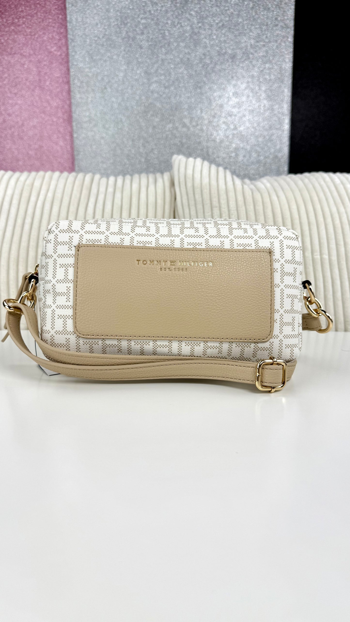 Tommy Hilfiger Crossbody Beige