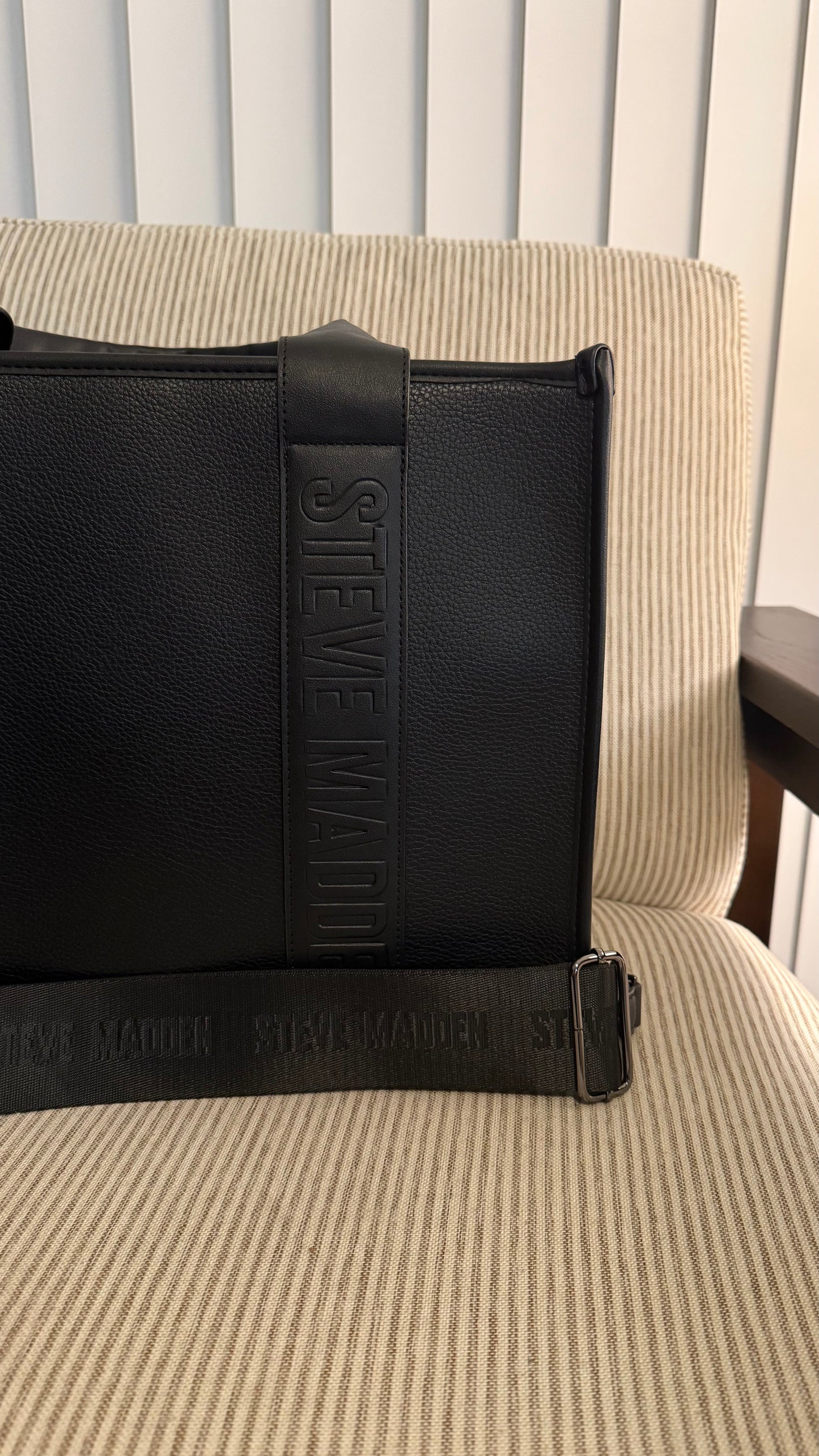 Steve Madden Tote Bag Cherry Card Holder Black