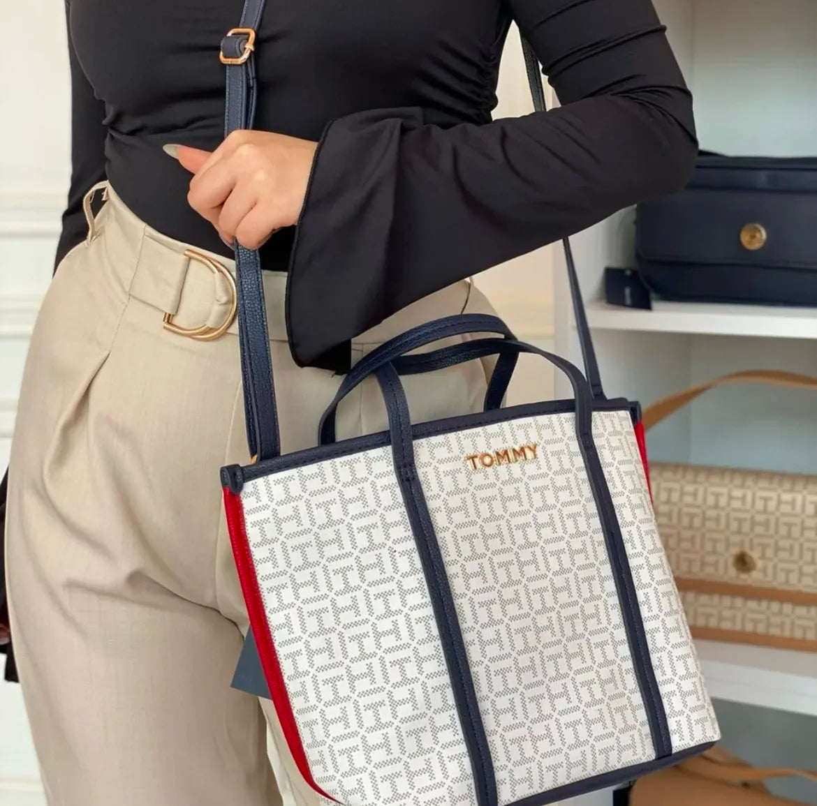 Tommy Hilfiger Tote Mediano